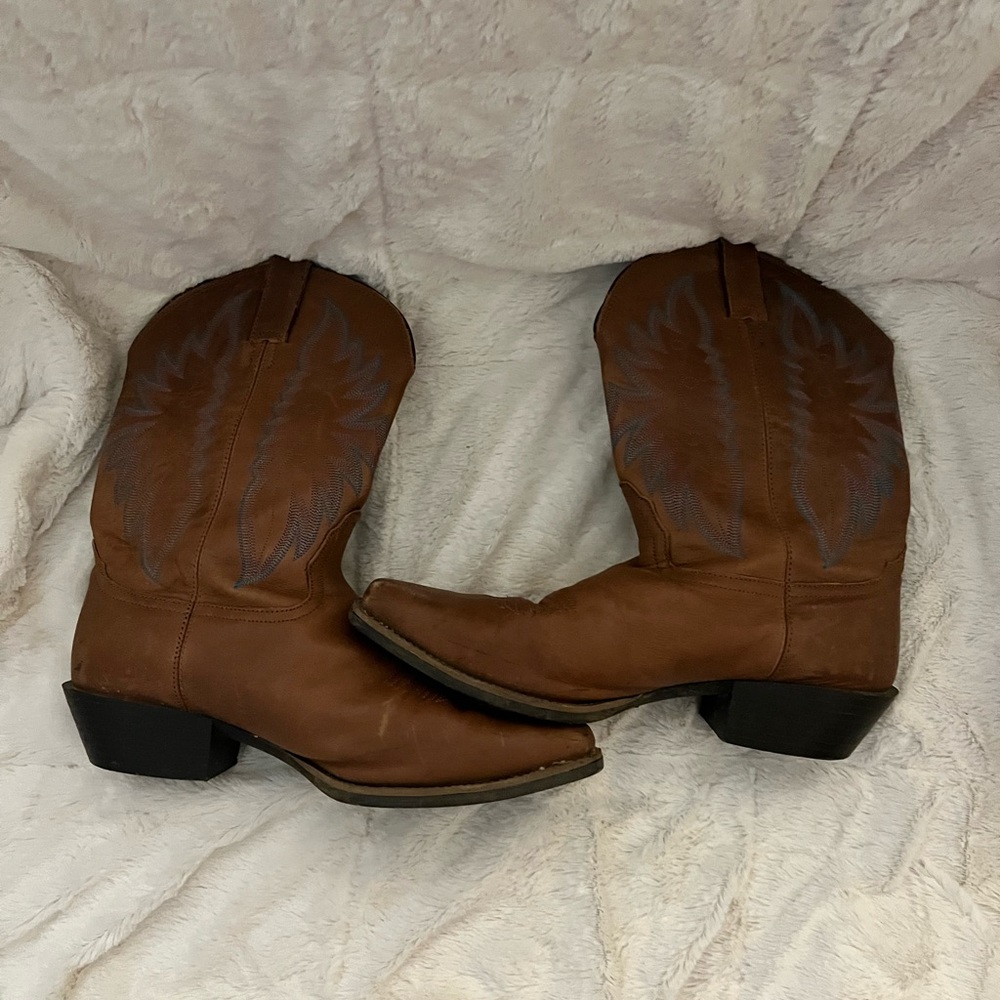 Women’s Ariat boots